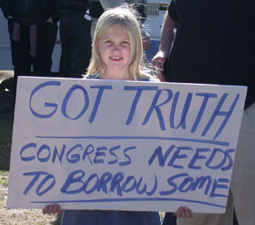 SignGotTruthwithChild1-288